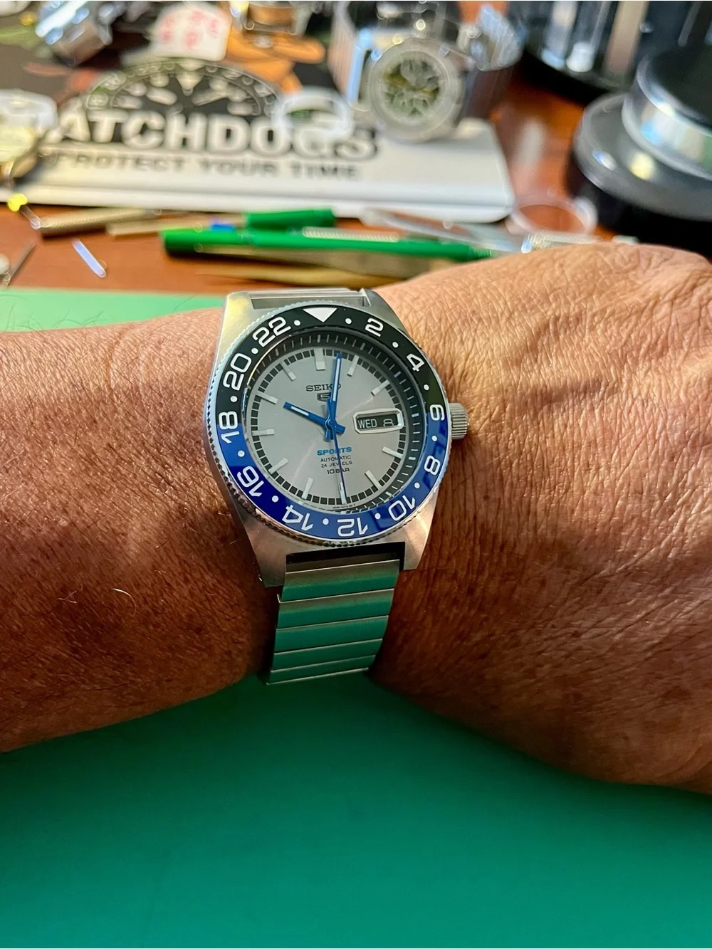 Blue-Bezel Stainless Steel Sports Automatic Watch